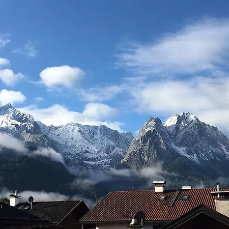 By Toni - Ferienwohnung Mit Garten In Apartment Garmisch-Partenkirchen