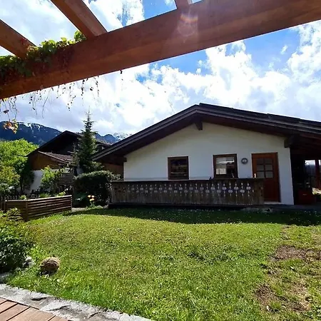 By Toni - Ferienwohnung Mit Garten In Garmisch-Partenkirchen